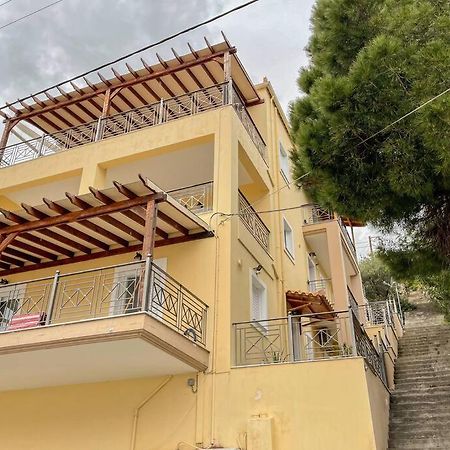 Afroditi'S Apartment Superb View Gythio Exterior foto