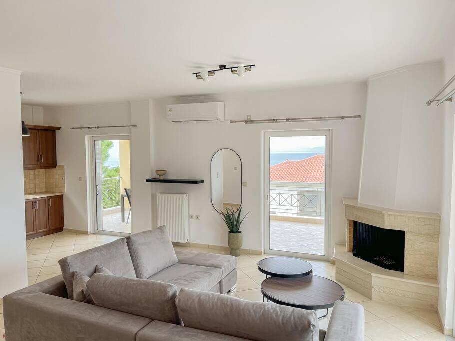 Afroditi'S Apartment Superb View Gythio Exterior foto